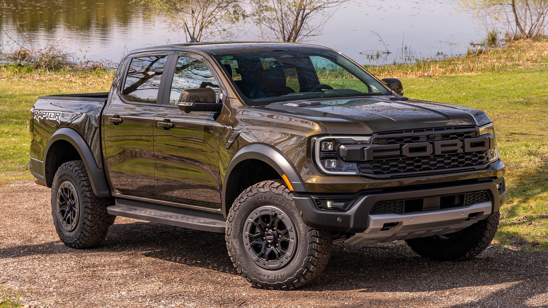 2024 Ford Ranger Raptor: FINALLY, America Gets the Blue Oval's