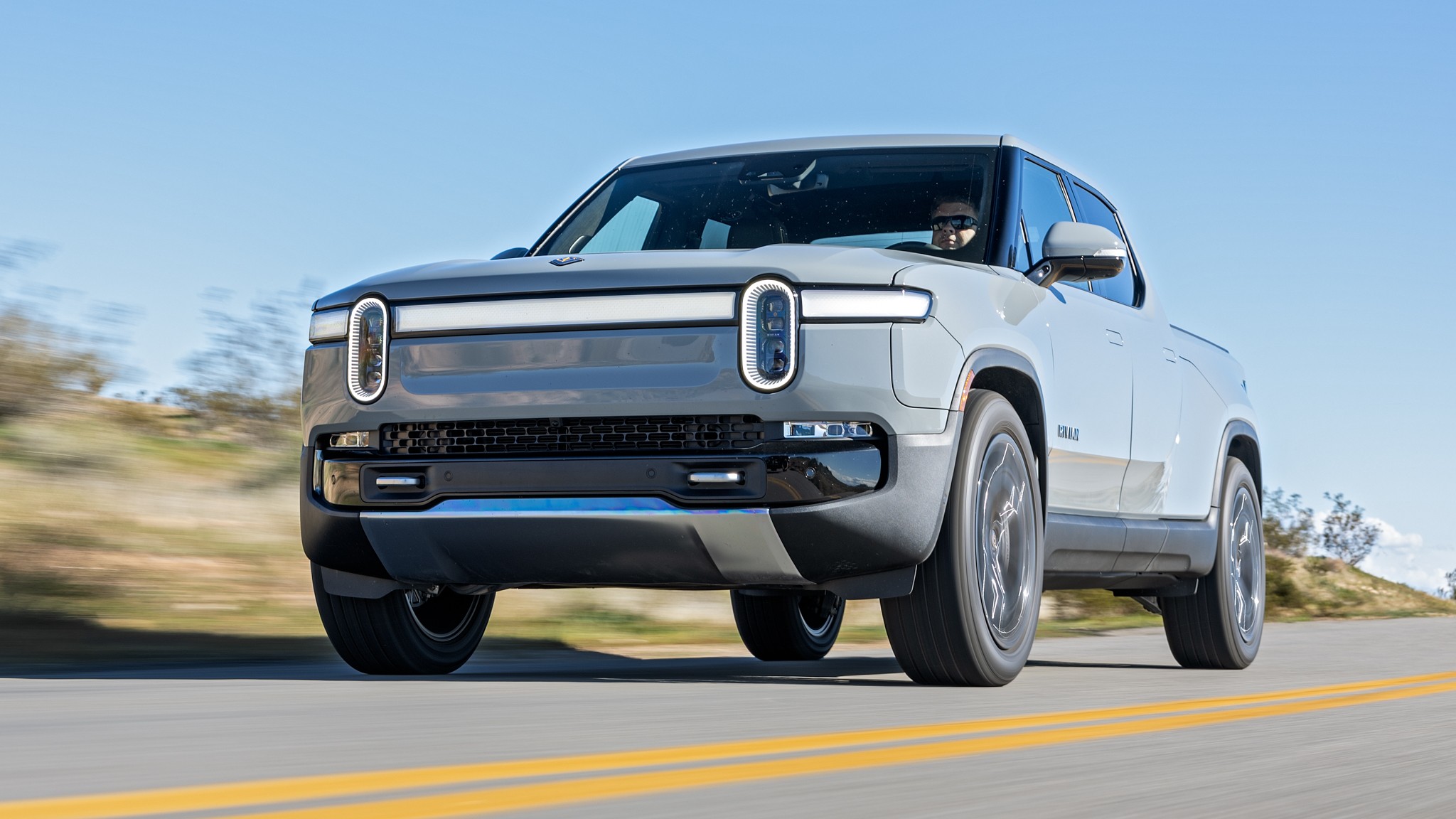 2024 Rivian R1T Dual-Motor Performance Max First Test: Is the High-Capacity  Battery Worth The Cost?
