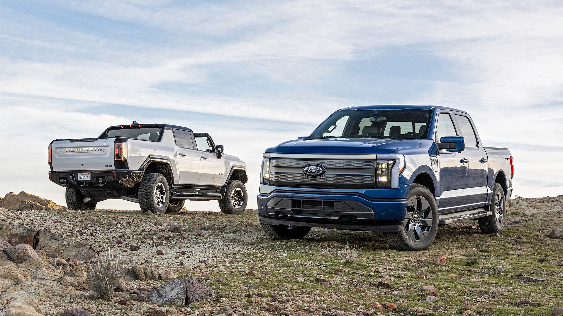 Ford F150 Lightning Lariat vs Hummer EV Comparison Exteriors
